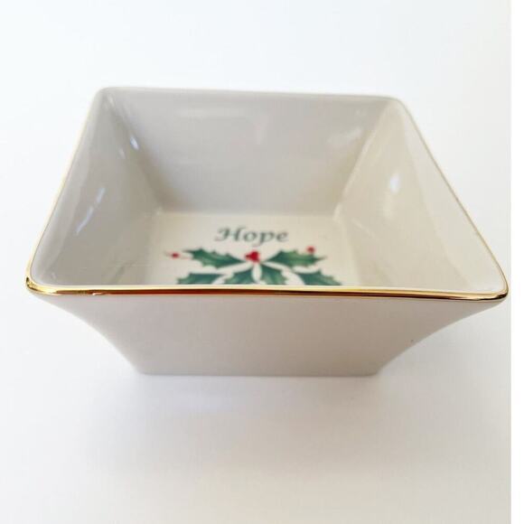 Lenox Holiday Christmas Hope Square Dish 4.25" Holy Berries Christmas - Picture 2 of 3